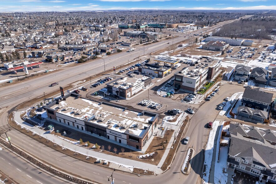 661 Wye Rd, Sherwood Park, AB à louer - Photo de l’immeuble – Image 2 sur 4