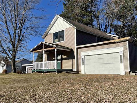 713 Kloman Ave, Republic, MI à vendre - Photo principale – Image 1 sur 20
