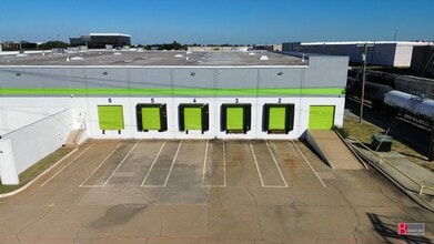 2200-2202 E Randol Mill Rd, Arlington, TX à louer Photo de l’immeuble– Image 2 sur 3