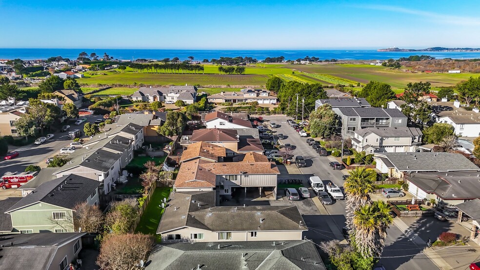 470 Willow Ave, Half Moon Bay, CA à vendre - Photo de l’immeuble – Image 2 sur 39