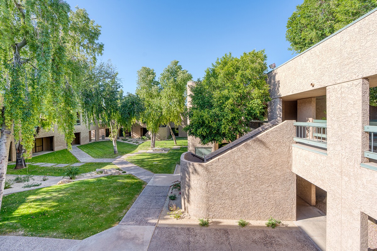 1930 S Alma School Rd, Mesa, AZ à louer Photo de l’immeuble– Image 1 sur 8