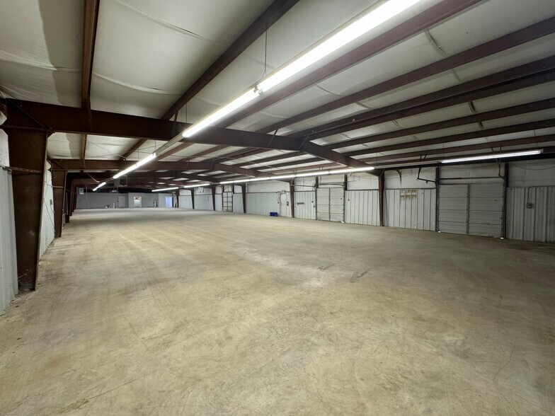 1020 Roberts Ln, High Point, NC à louer - Photo de l’immeuble – Image 3 sur 10