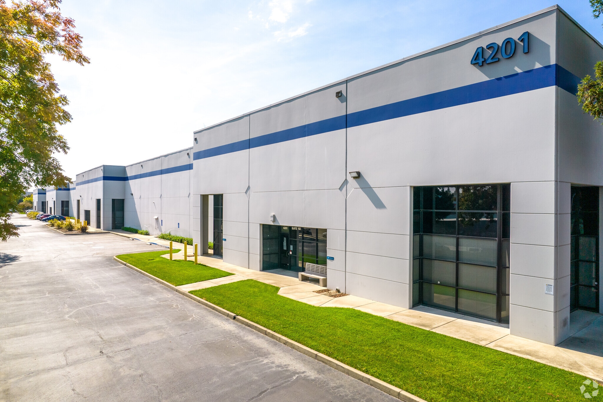 4201 Sierra Point Dr, Sacramento, CA à louer Photo principale– Image 1 sur 12