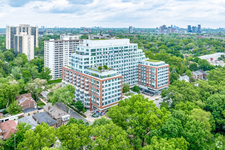 1830 Bloor St W, Toronto, ON à vendre - Aérien – Image 3 sur 3