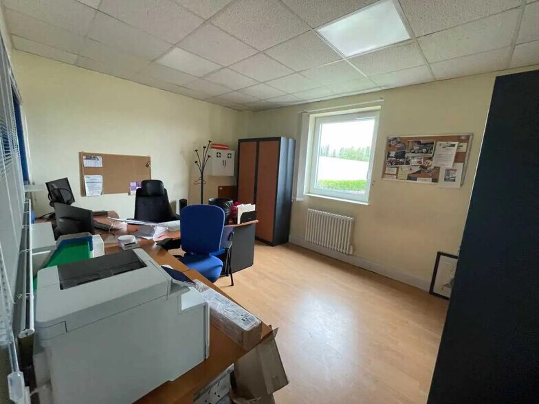 Bureau dans Compiègne à vendre - Photo de l’immeuble – Image 3 sur 3