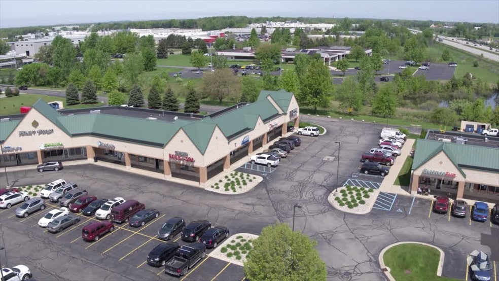 12719 Riley St, Holland, MI à vendre - Vidéo aérienne par drone – Image 2 sur 8