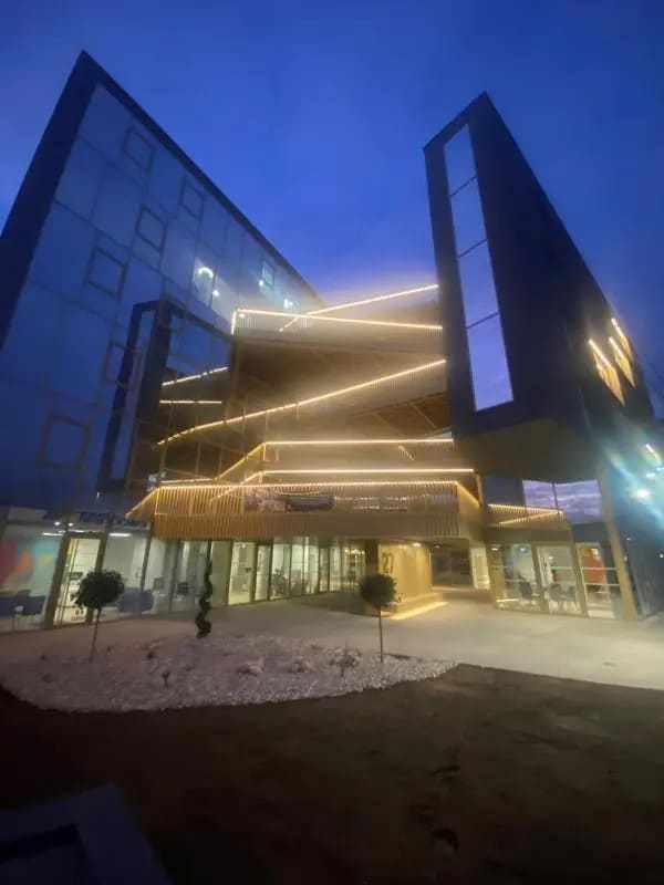 Bureau dans Saint-Étienne à vendre Photo de l’immeuble– Image 1 sur 4