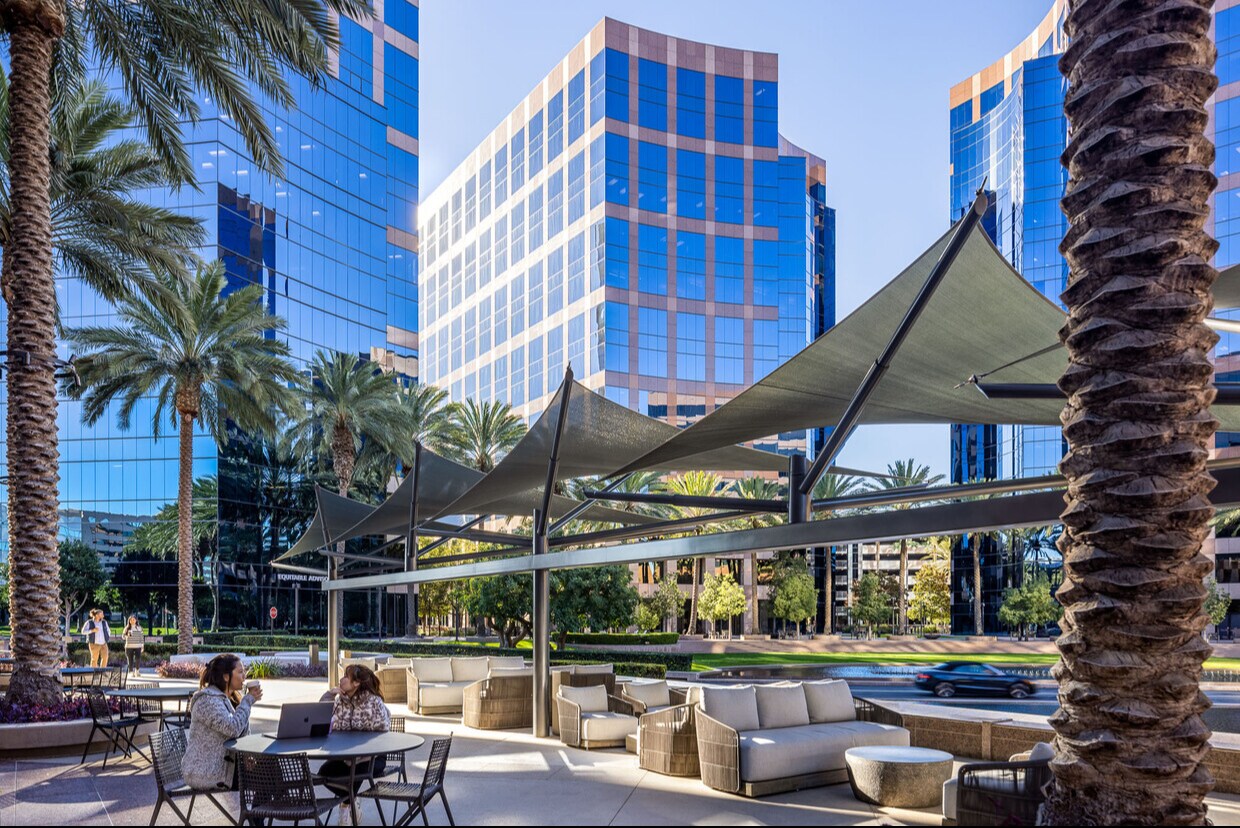 2040 Main St, Irvine, CA à louer Photo principale– Image 1 sur 37