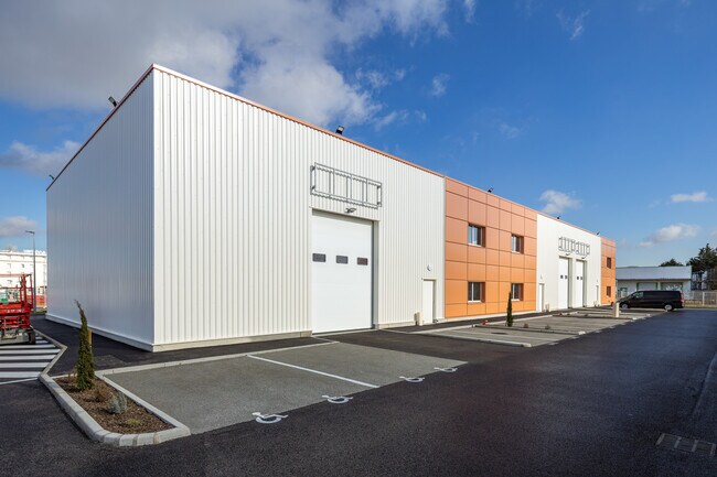 Plus de détails pour Local d'activités à louer