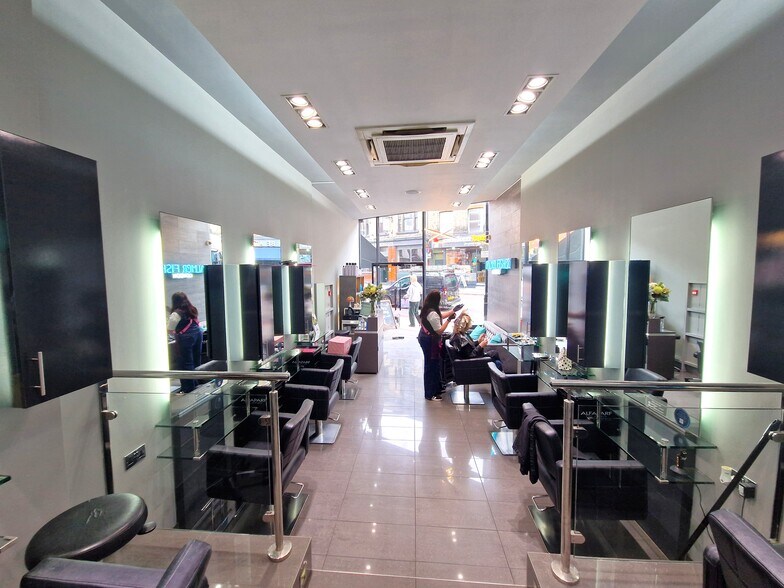 72-72A Battersea Rise, Londres à louer - Photo de l’immeuble – Image 2 sur 6