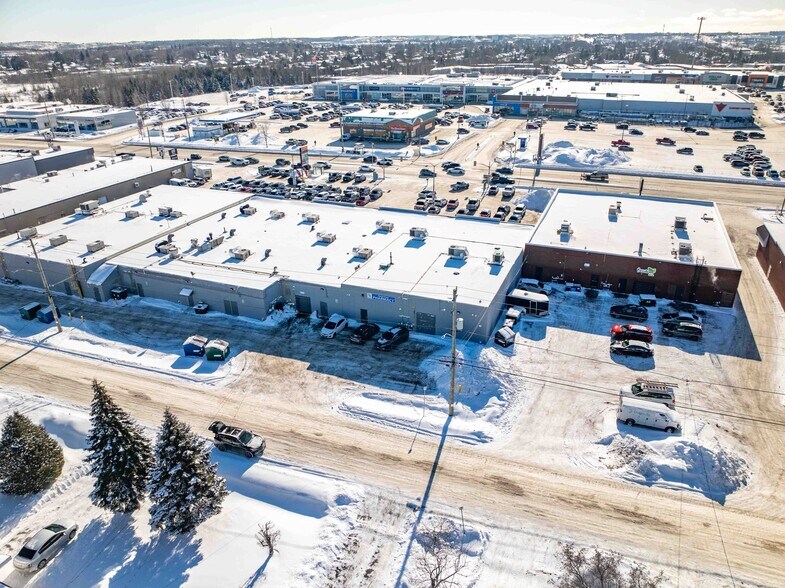 1534-1542 Lasalle Blvd, Greater Sudbury, ON à louer - Photo de l’immeuble – Image 2 sur 10