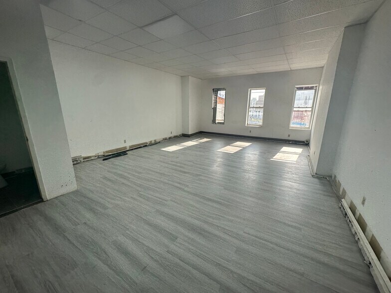 1576 Flatbush Ave, Brooklyn, NY à louer - Photo de l’immeuble – Image 2 sur 5