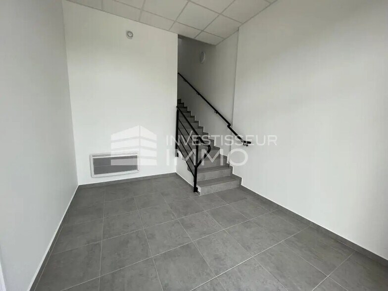 Bureau dans Corbeil-Essonnes à louer - Photo de l’immeuble – Image 3 sur 3