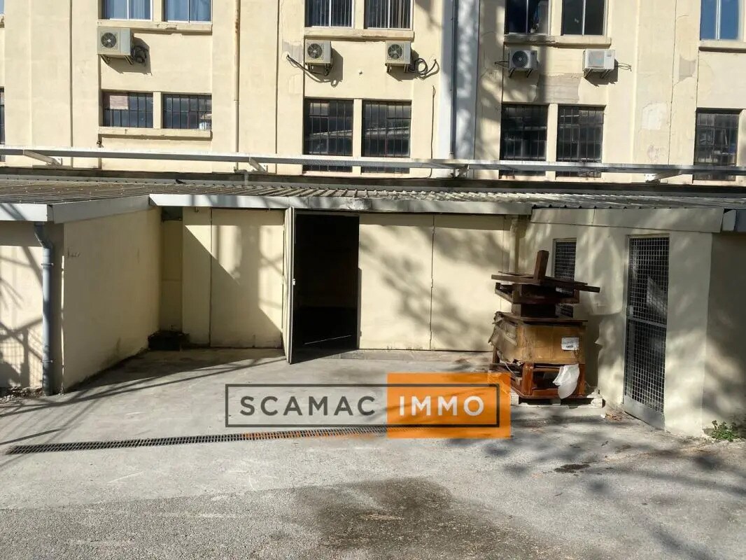 Industriel/Logistique dans Gardanne à louer Photo de l’immeuble– Image 1 sur 6