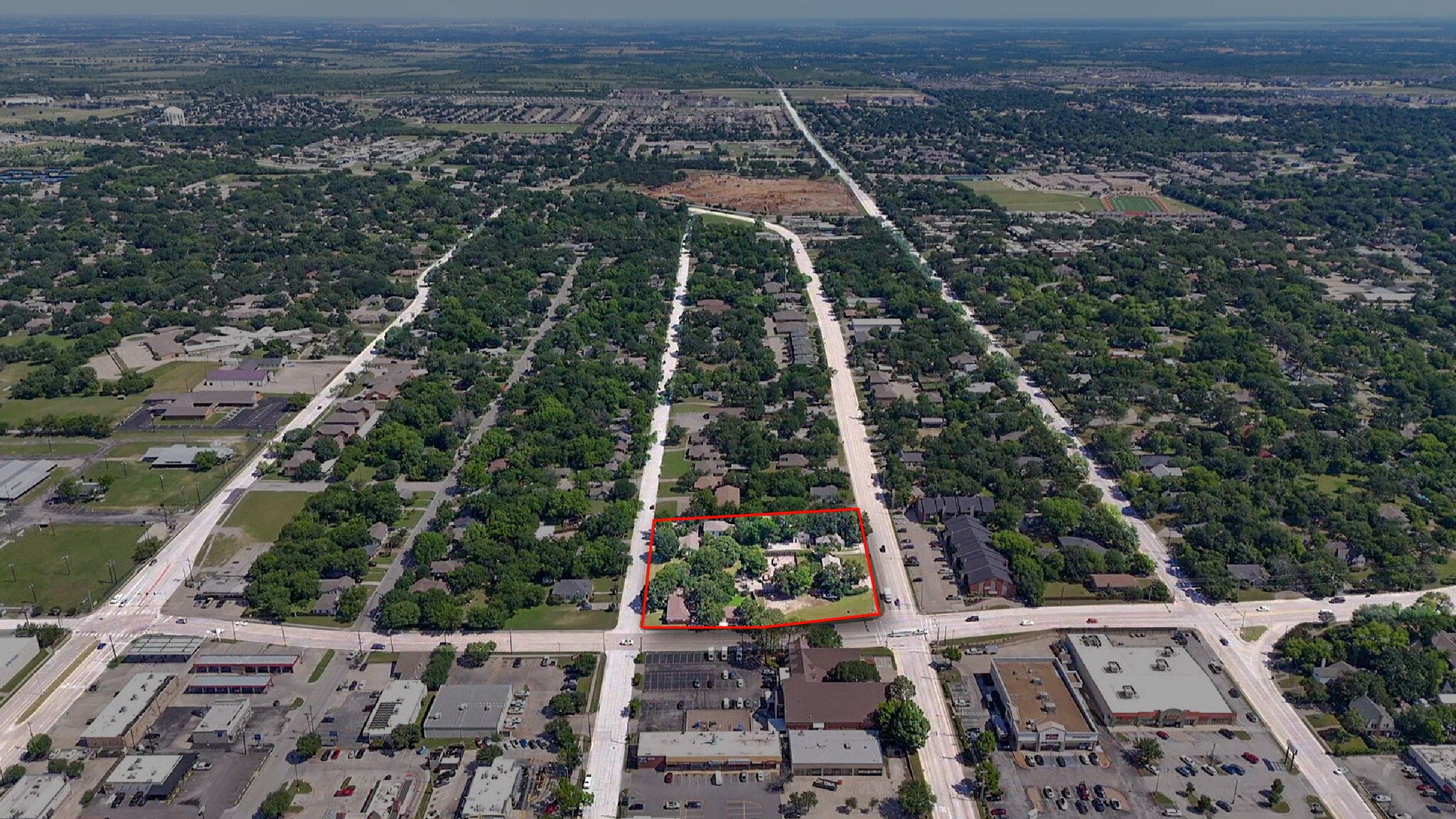 2019 N Elm St, Denton, TX à vendre Photo principale– Image 1 sur 9