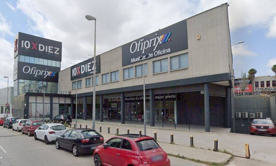 Local commercial dans Badalona, Barcelona à louer Photo de l’immeuble– Image 1 sur 5