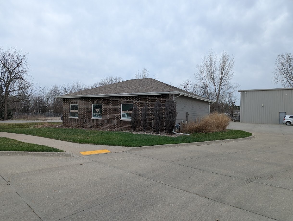 208 3rd St SW, Altoona, IA à louer Photo principale– Image 1 sur 6