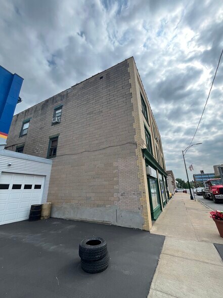 132-138 Lenox Ave, Oneida, NY à vendre - Photo de l’immeuble – Image 2 sur 12