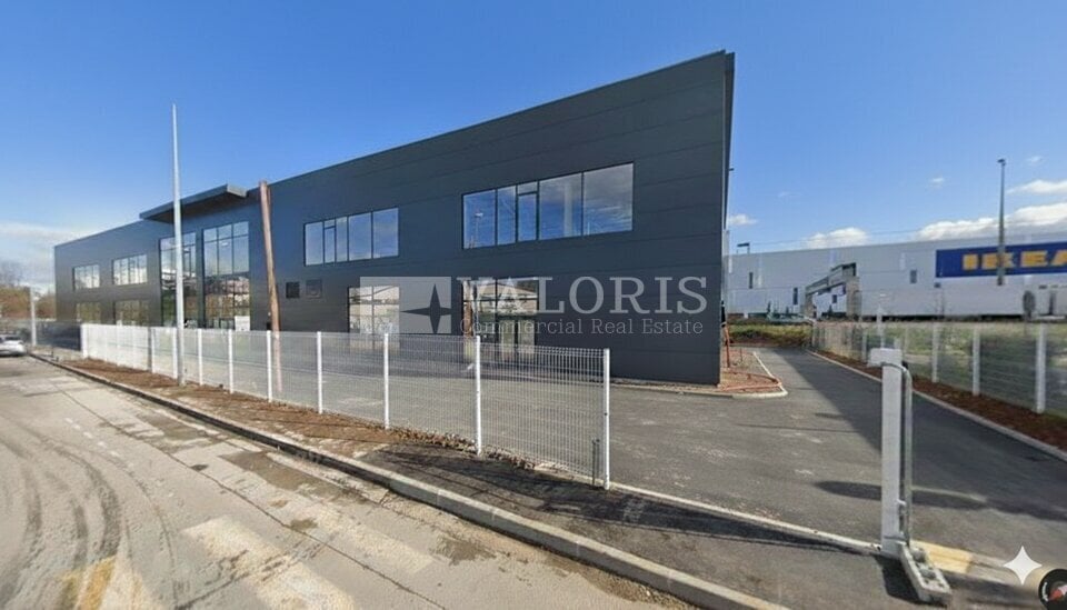 132 Avenue Viviani, Vénissieux à louer - Photo de l’immeuble – Image 2 sur 4