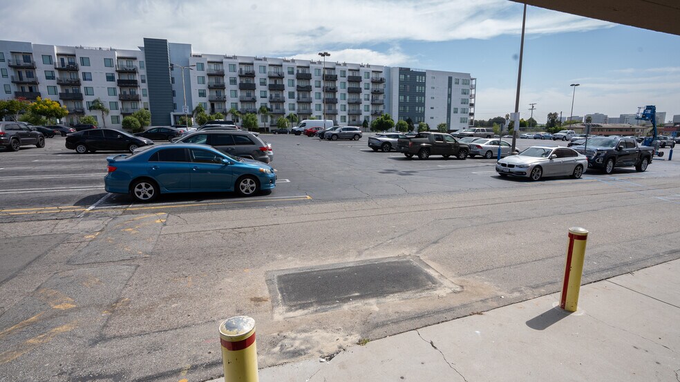 8814-8816 S Sepulveda Blvd, Los Angeles, CA à louer - Photo de l’immeuble – Image 3 sur 25