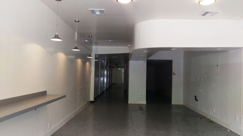 154-158 W Grand Ave, Escondido, CA à vendre - Photo de l’immeuble – Image 3 sur 5