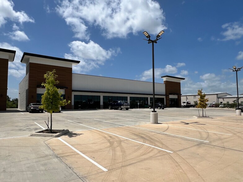 13439 W Bellfort Ave, Sugar Land, TX à louer - Photo de l’immeuble – Image 2 sur 7