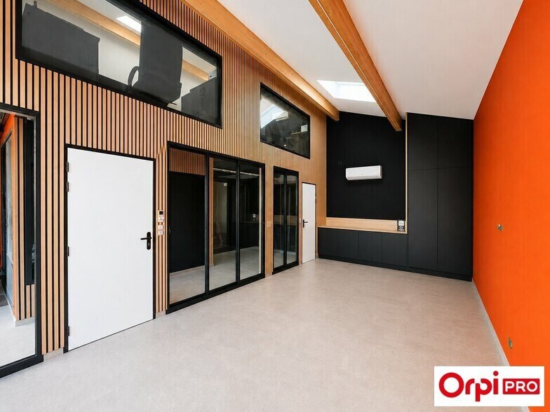 Bureau dans Givors à louer - Photo de l’immeuble – Image 2 sur 6