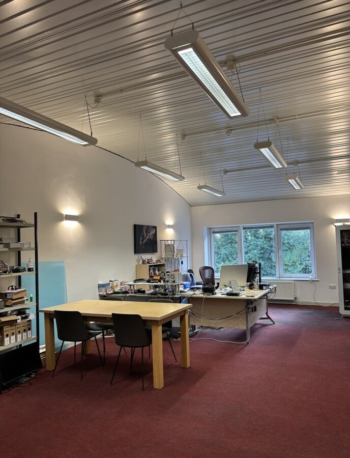 English Clos, Hove, ESX BN3 7ET - Lot 8 - - Photo intérieure - Image 1 of 5