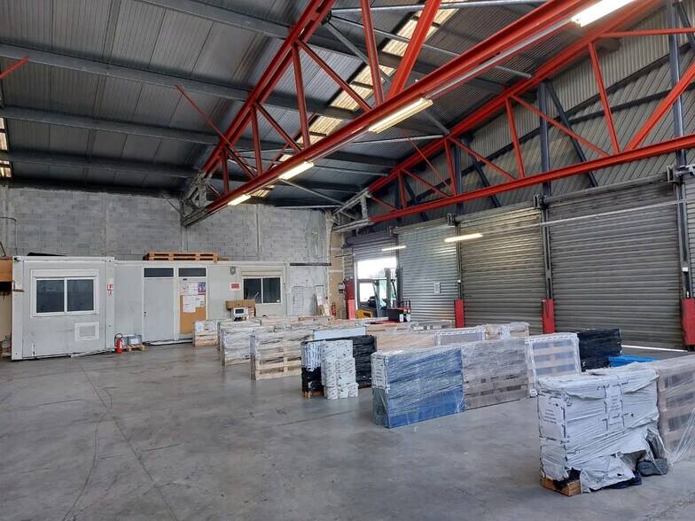 Industriel/Logistique dans La Farlède à louer - Photo de l’immeuble – Image 2 sur 5