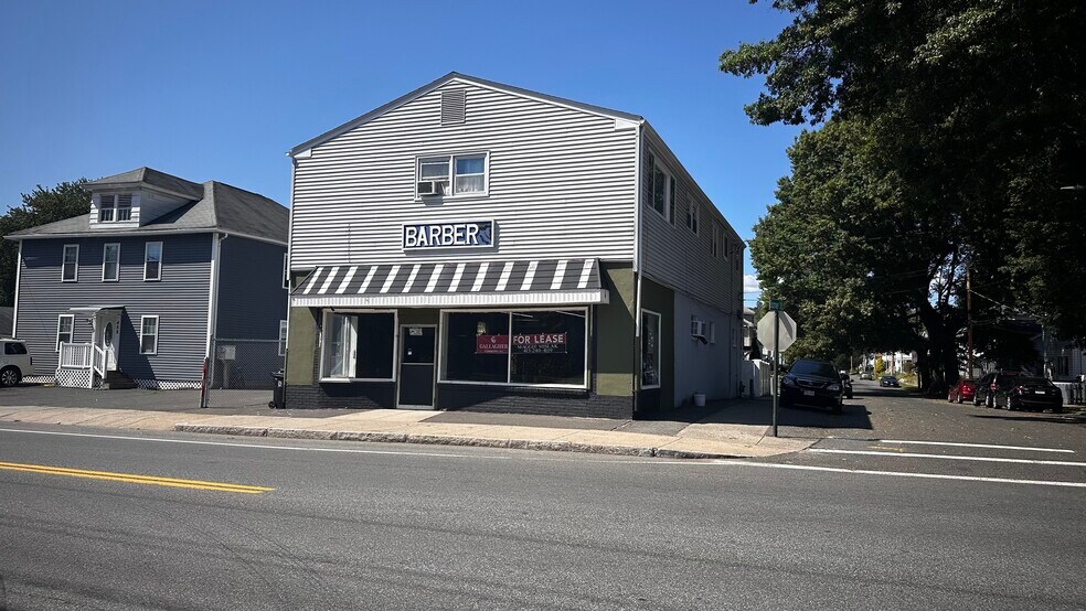 460 Chicopee St, Chicopee, MA à louer - Photo de l’immeuble – Image 2 sur 4