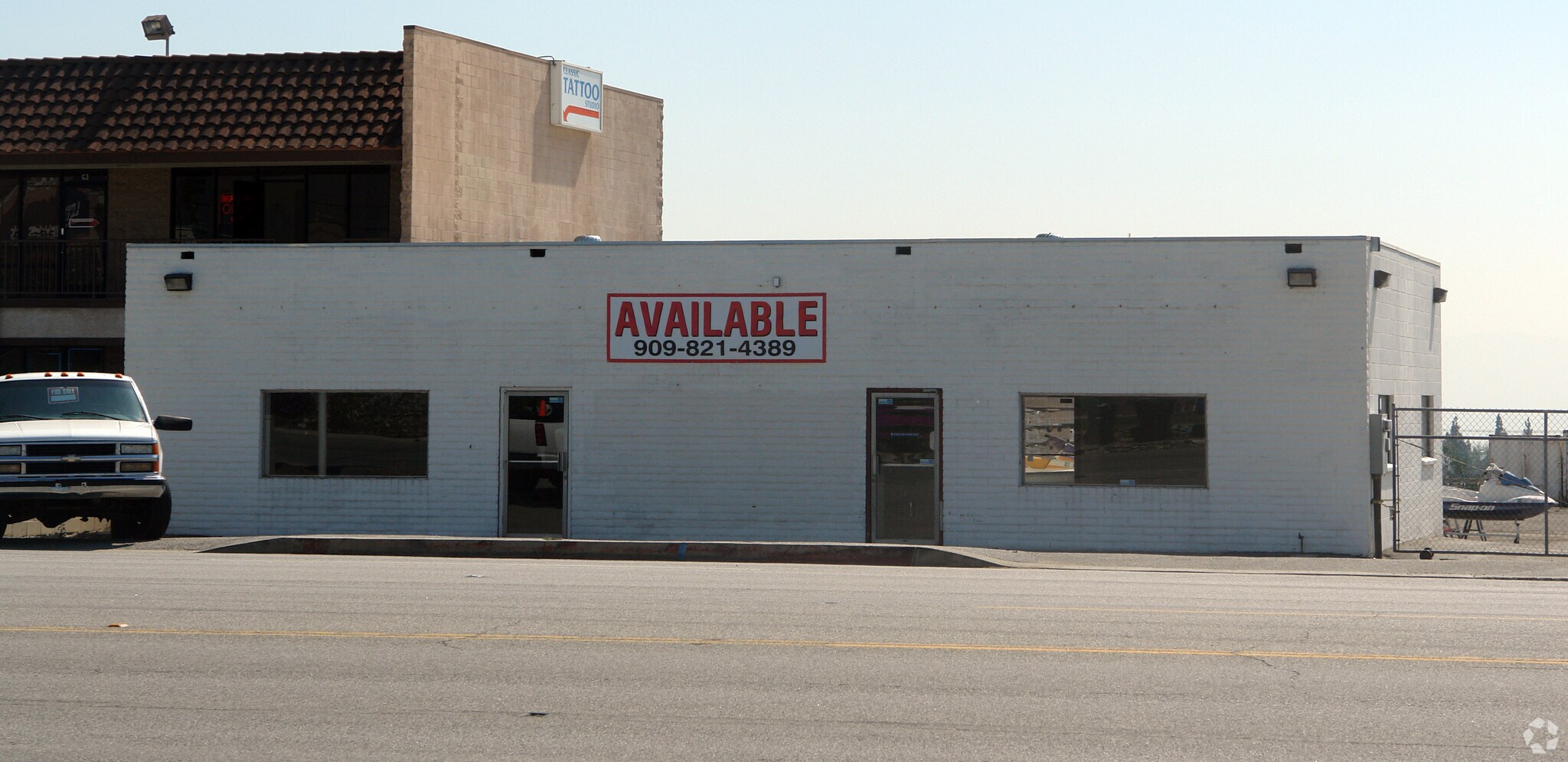 1760 W Foothill Blvd, Upland, CA à louer Photo principale– Image 1 sur 5