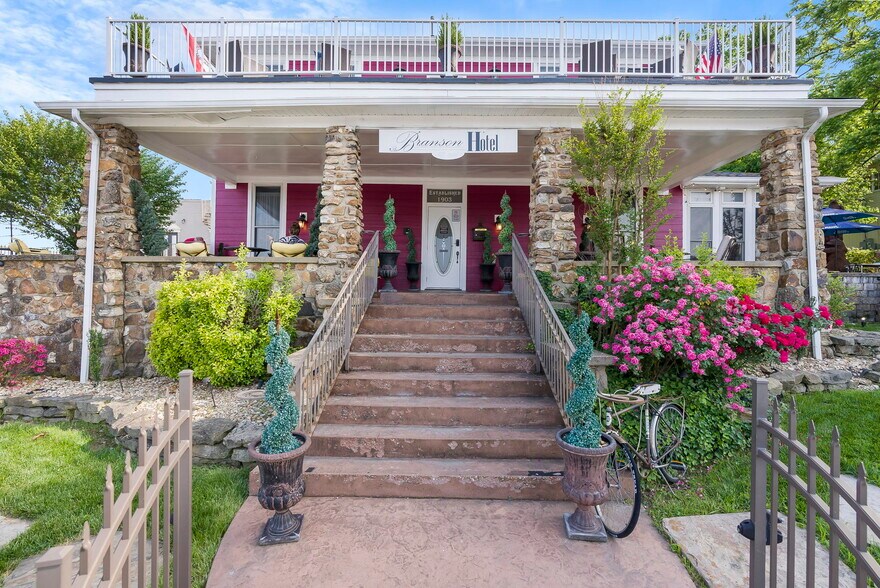 214 W Main St, Branson, MO à vendre - Photo de l’immeuble – Image 3 sur 95