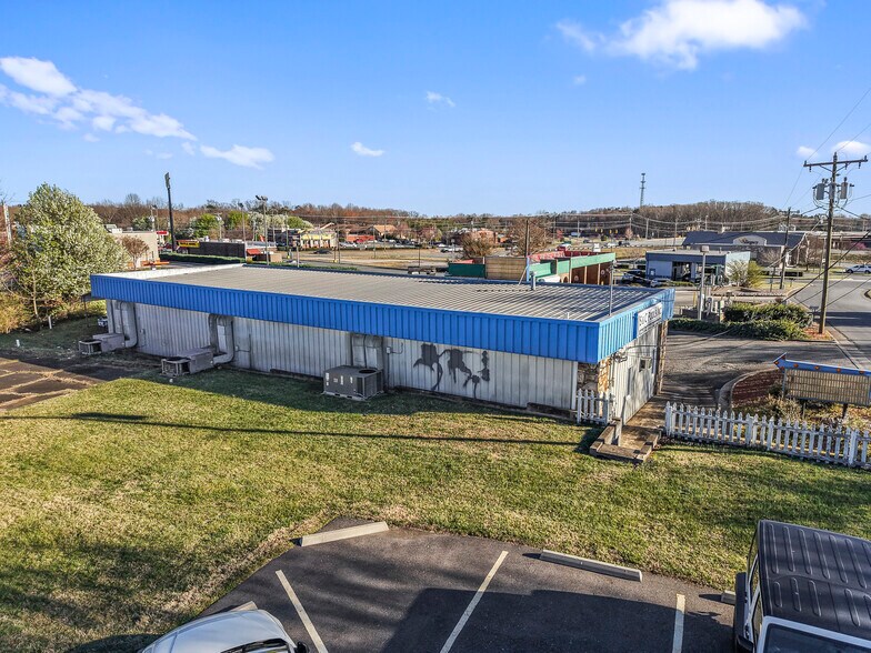 111 Angela Dr, King, NC à vendre - Photo de l’immeuble – Image 1 sur 25
