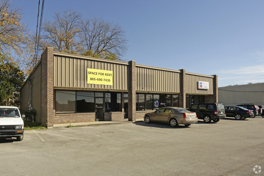 106-112 Sherway Rd, Knoxville, TN à louer - Photo principale – Image 2 sur 6