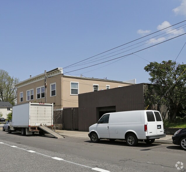 1032 N Killingsworth St, Portland, OR à vendre - Photo de l’immeuble – Image 3 sur 10