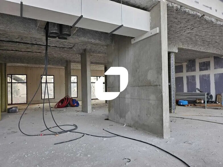 Local commercial dans Montpellier à louer - Photo de l’immeuble – Image 2 sur 13