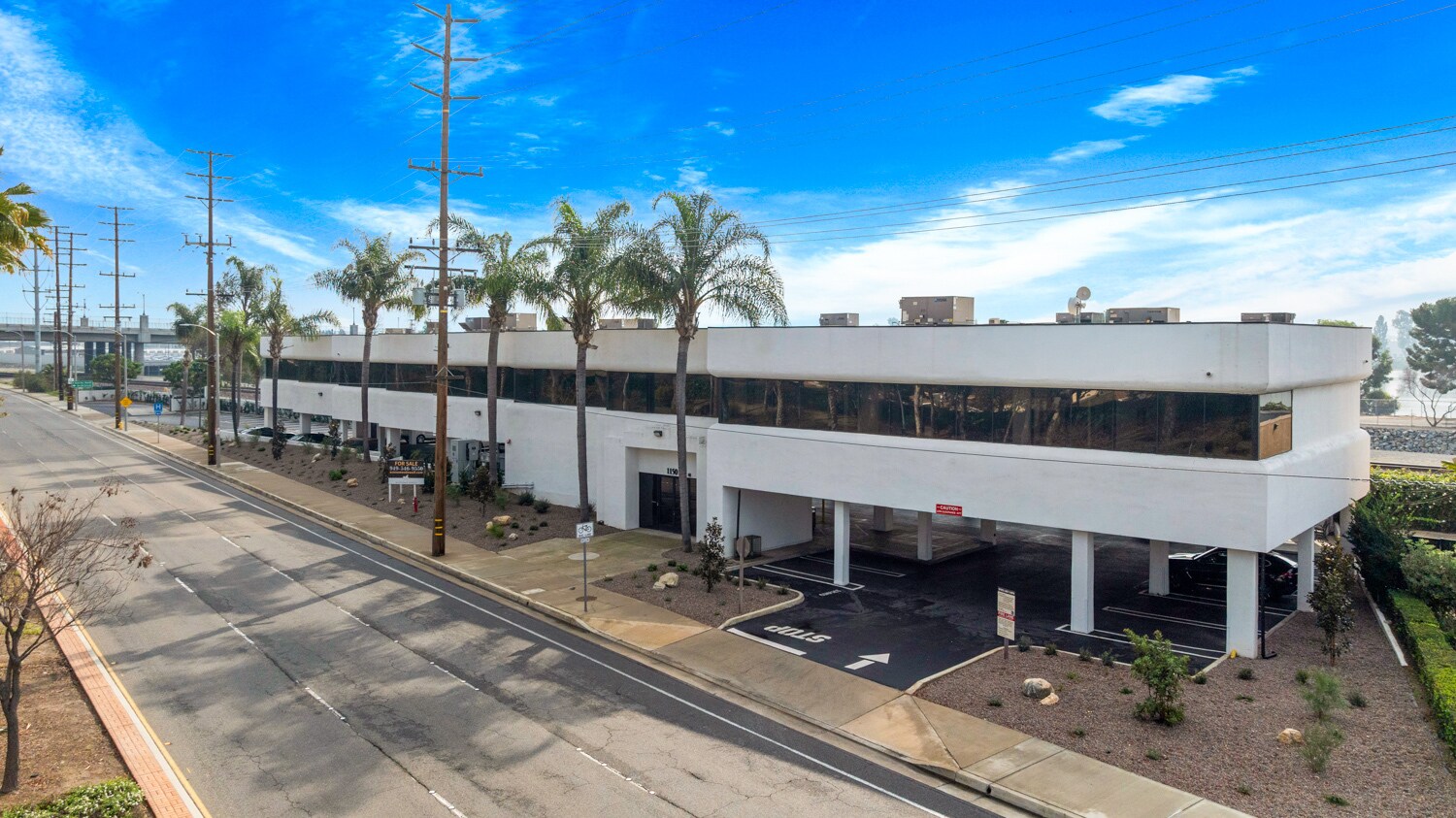 1150 E Orangethorpe Ave, Placentia, CA à louer Photo principale– Image 1 sur 8