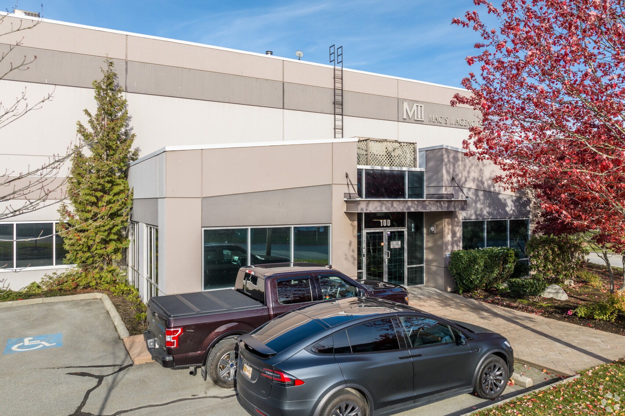 1851 Brigantine Dr, Coquitlam, BC à louer Photo principale– Image 1 sur 9