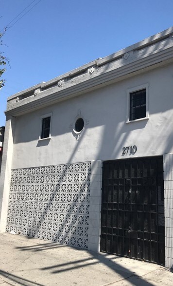 2710 S San Pedro, Los Angeles, CA à louer - Photo de l’immeuble – Image 3 sur 16