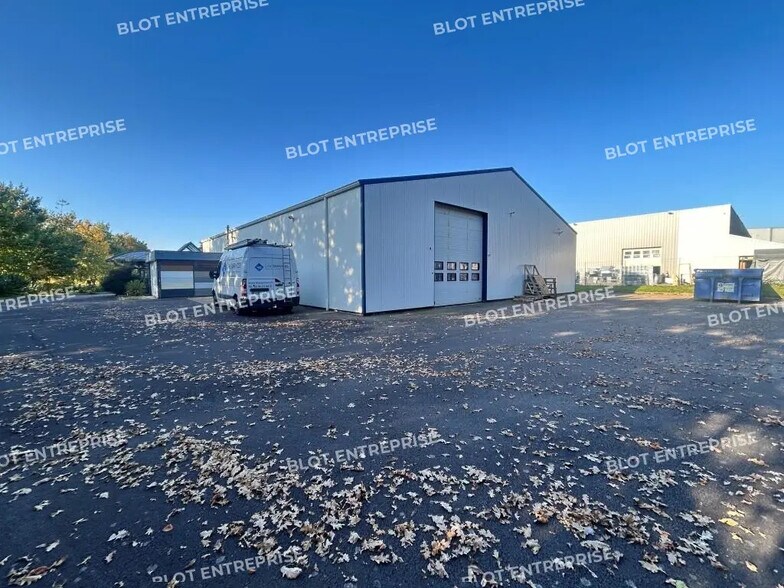 Local d'activités dans Saint-Gilles à vendre - Photo de l’immeuble – Image 3 sur 9