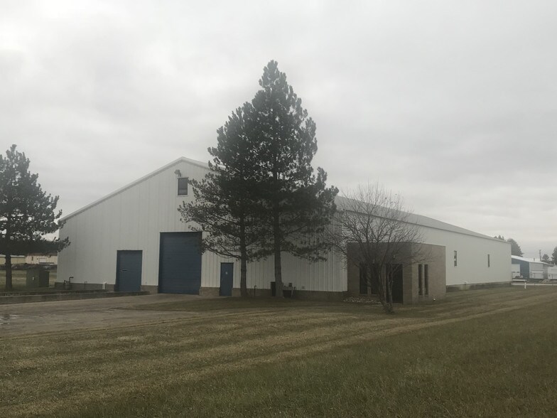 131 Ash Dr, Kimball Township, MI à louer - Photo de l’immeuble – Image 1 sur 14