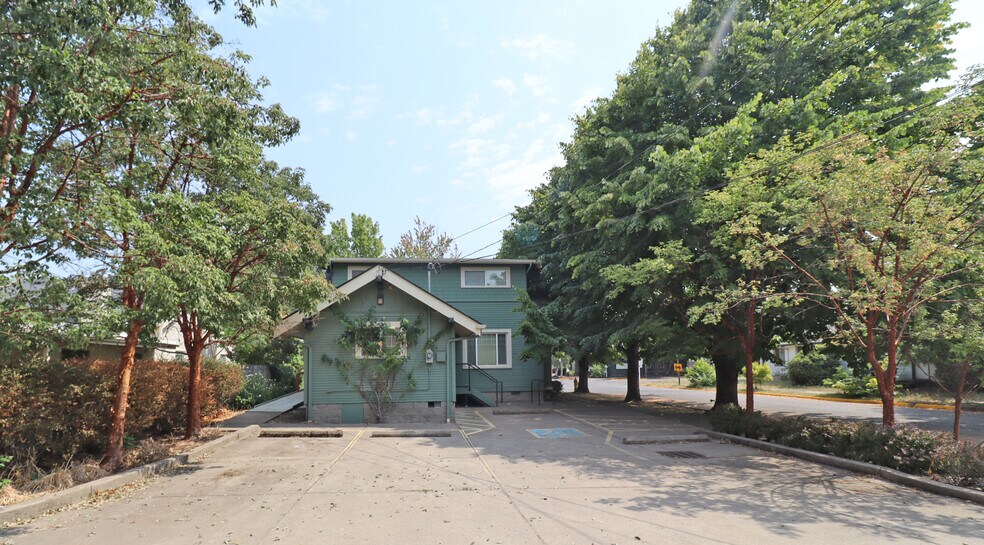 1396 Charnelton St, Eugene, OR à louer - Photo de l’immeuble – Image 3 sur 19