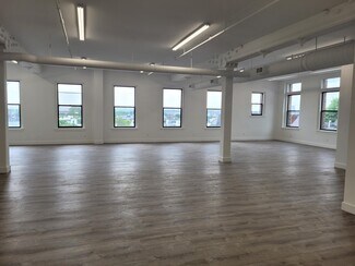Plus de détails pour 423 W Broadway, South Boston, MA - Bureau, Bureau/Local commercial à louer