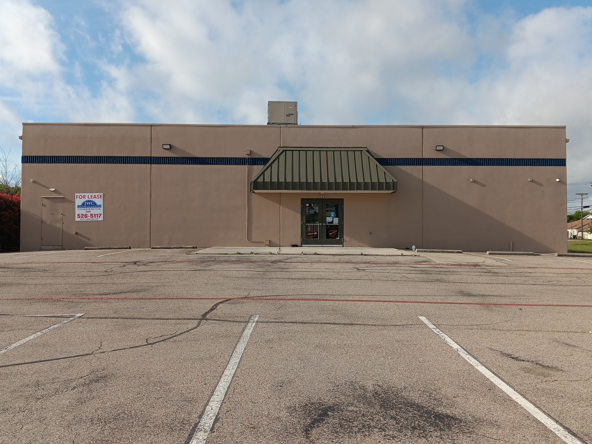 203 W Jasper Dr, Killeen, TX à louer Photo de l’immeuble– Image 1 sur 21