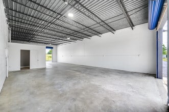 12950 58th St N, Clearwater, FL à louer Photo intérieure– Image 2 sur 6