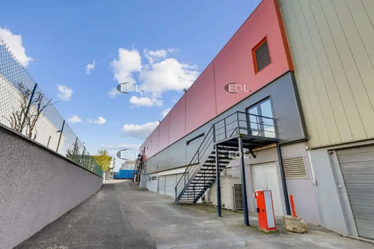 Local d’activités dans Créteil à louer - Photo de l’immeuble – Image 1 sur 5