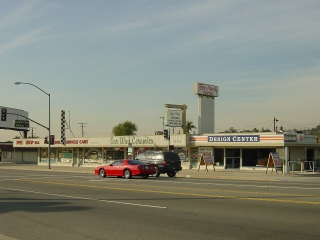 2301-2371 W Whittier Blvd, La Habra, CA à louer - Photo de l’immeuble – Image 2 sur 6