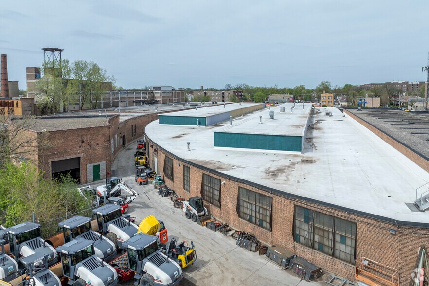 1031-1033 N Cicero Ave, Chicago, IL à louer - Photo de l’immeuble – Image 3 sur 5
