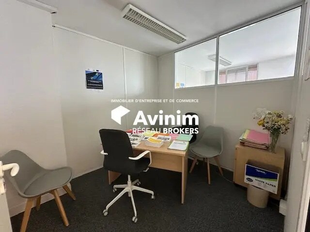 Bureau dans Paris à louer - Photo de l’immeuble – Image 2 sur 10