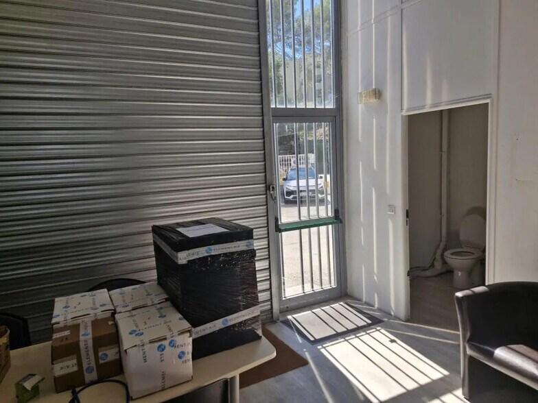 Local d’activités dans Antibes à louer - Photo intérieure – Image 3 sur 5